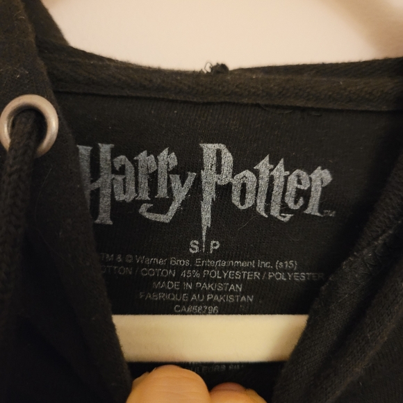 Black Hogwarts Hoodie - Picture 2 of 5